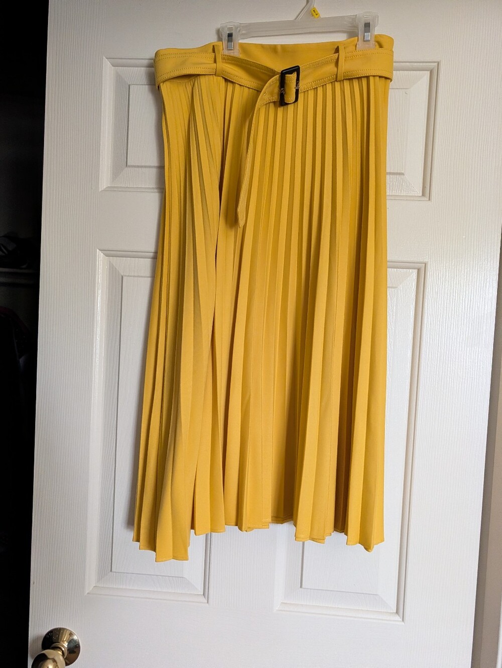 Ann Taylor Yellow Pleated Skirt With Belt
